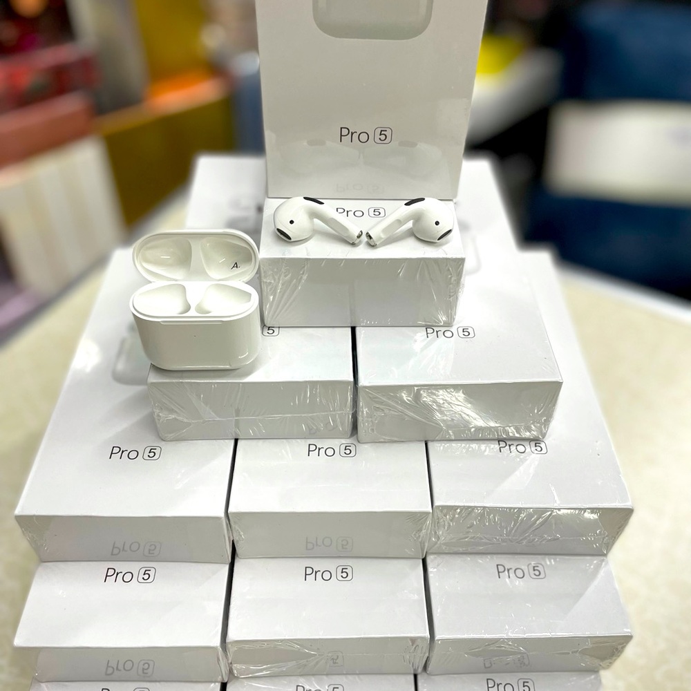 Brand New Pro5-Pro4 earbuds wireless Bluetooth